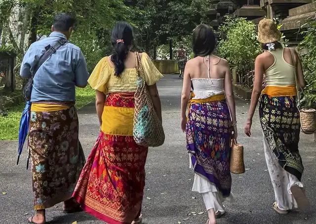 Bali temple dress code sarong
