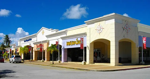 괌 쇼핑몰 입구 전경