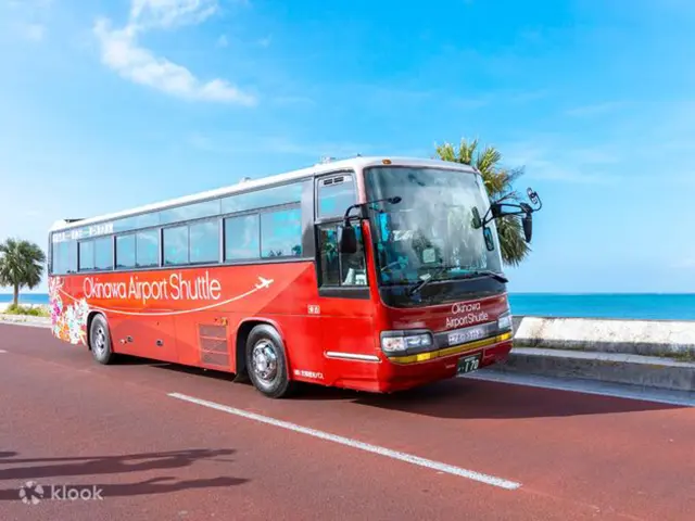 공항 밖으로 연결된 렌터카 셔틀 전용 승강장 안내 표지판