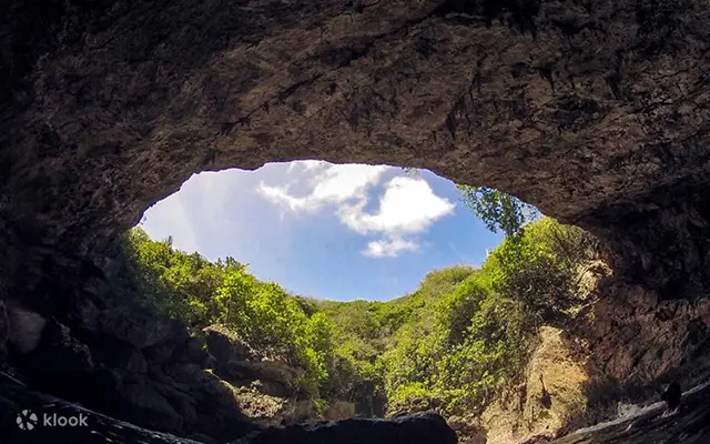 사이판 그로토의 웅장한 전경
