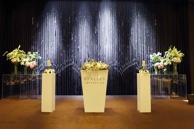 4지밸리컨벤션 전경 및 웨딩 연출 이미지