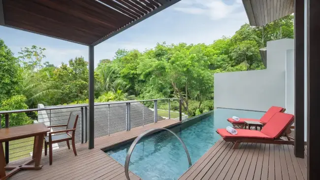 시그니처 라운지 우바(WOOBAR)의 전면 오션 뷰