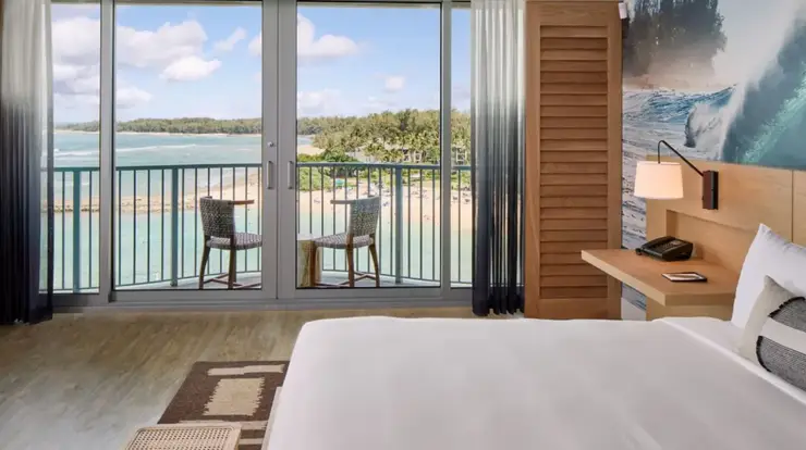 터틀베이 리조트 현대적으로 리노베이션된 오션프런트 객실 내부