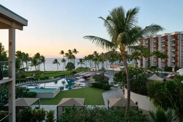 오픈 컨셉 욕실이 돋보이는 스탠다드 킹 베드 룸