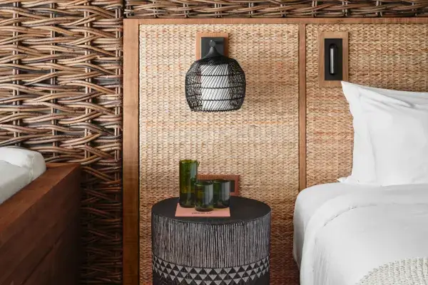 영화 남태평양의 배경이 된 발리 하이가 보이는 메인 인피니티 풀