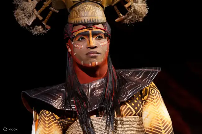 Final curtain call and cheers from the audience at a Broadway musical