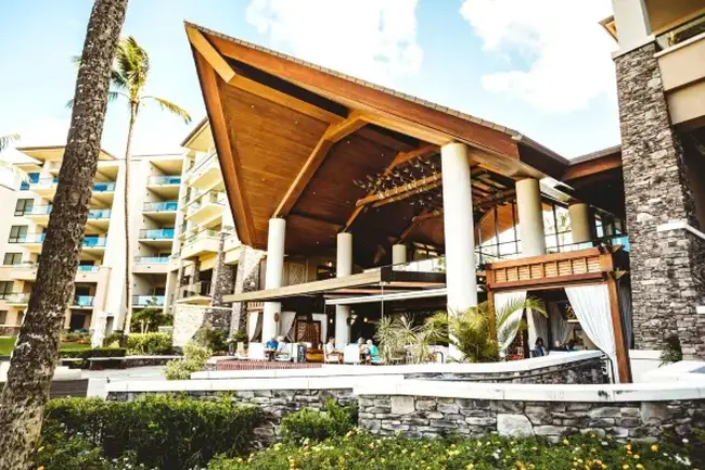 리조트 내 다이닝 레스토랑 Cane & Canoe