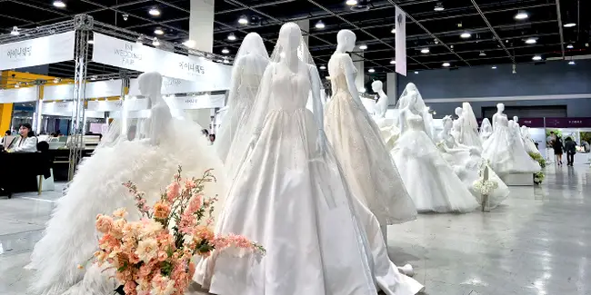 금천구 및 인근 인기 웨딩홀 실시간 예약 및 식비 할인 상담