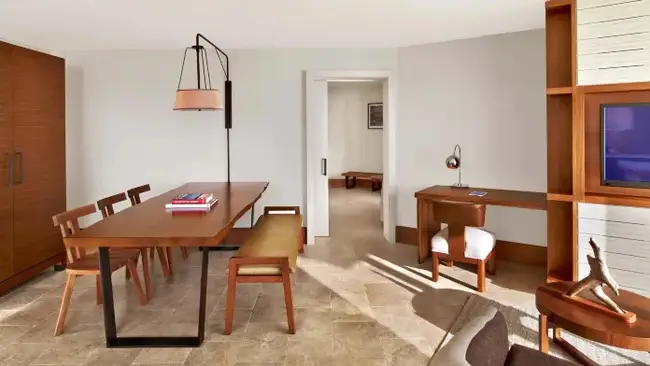 모카푸 비치와 바로 연결되는 리조트 전경