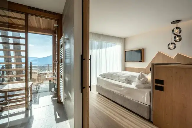 호텔에서 즐기는 정통 웰니스 저녁 식사