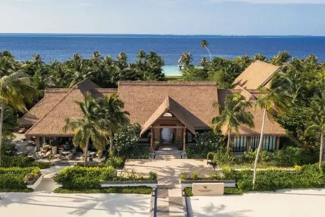 투명한 바다 위에 떠 있는 스텔라 마리스 독채 빌라