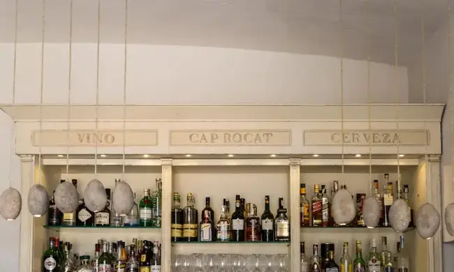 해안가 절벽에 위치한 프라이빗한 요새 부지