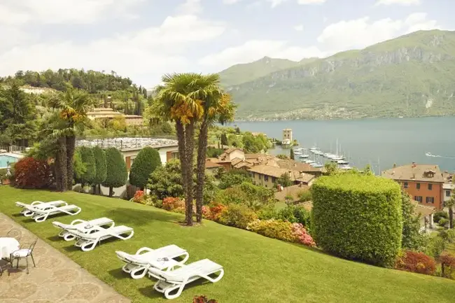 호텔 벨베데레 외관과 아이거 북벽